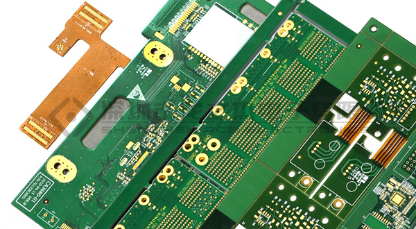 What is the difference between PCB and FPC