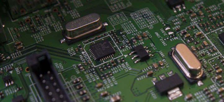 What is the difference between PCB and SMT