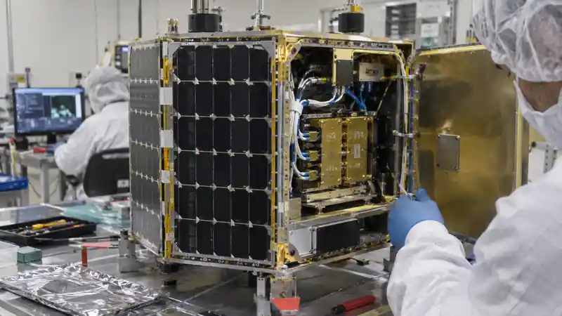 High-frequency Rogers PCB for satellite communication and payload systems