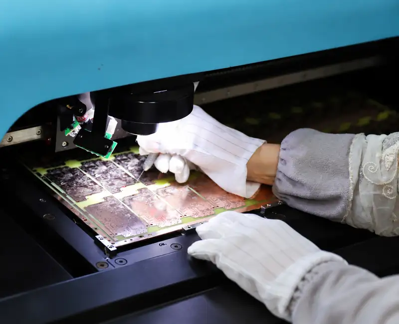 LZJPCB engineers reviewing PCB production data